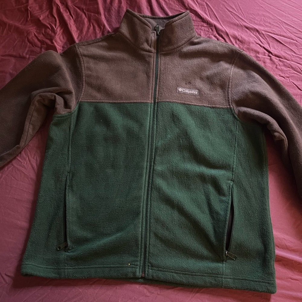 Men’s Columbia sweater